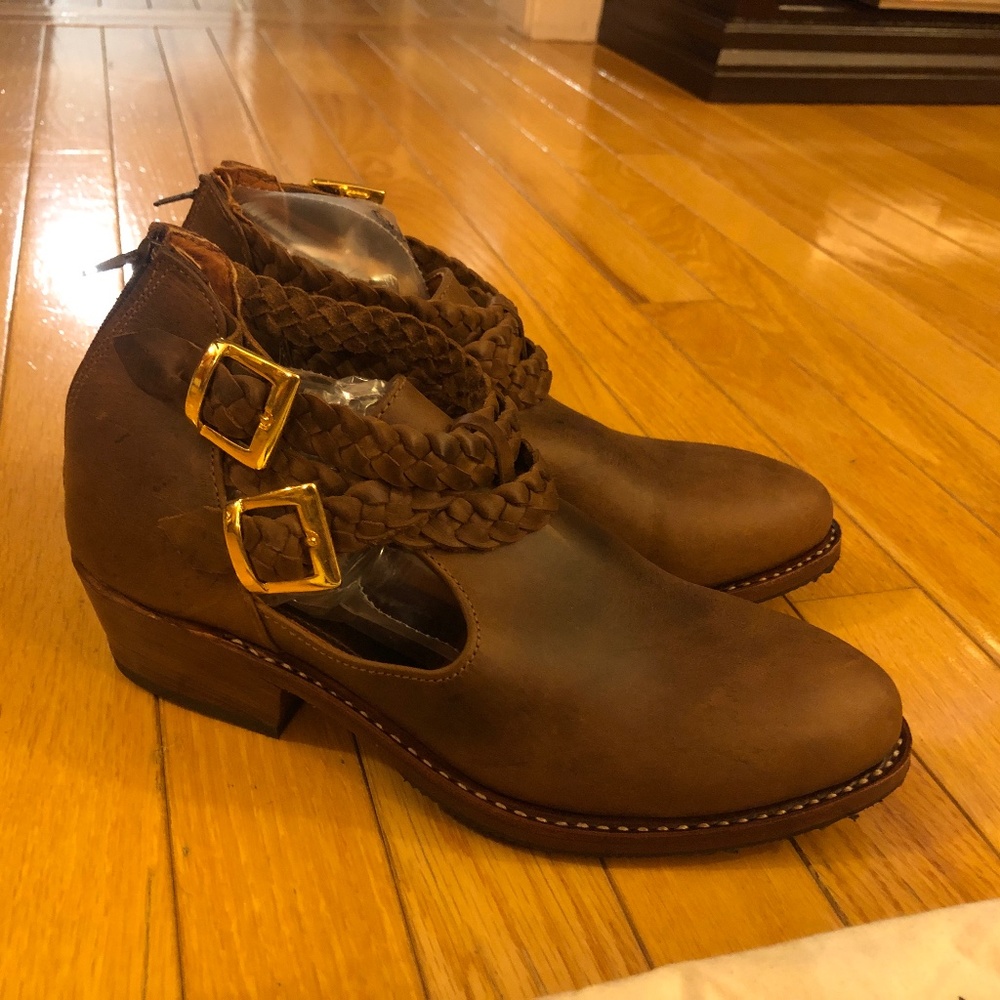 Amara leather booties new